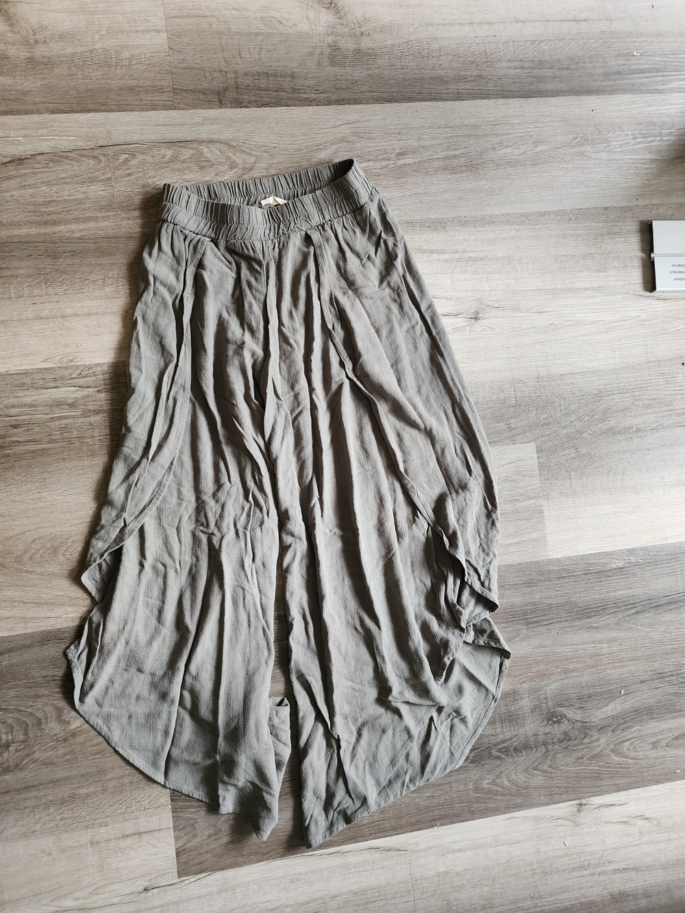 Sozy NWOT Clementine Linen Tulip Pant Green - S